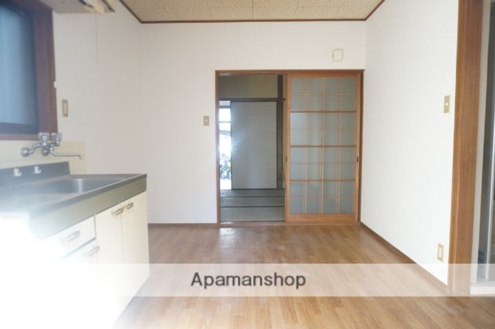 大阪府寝屋川市高柳栄町の賃貸アパートの居間
