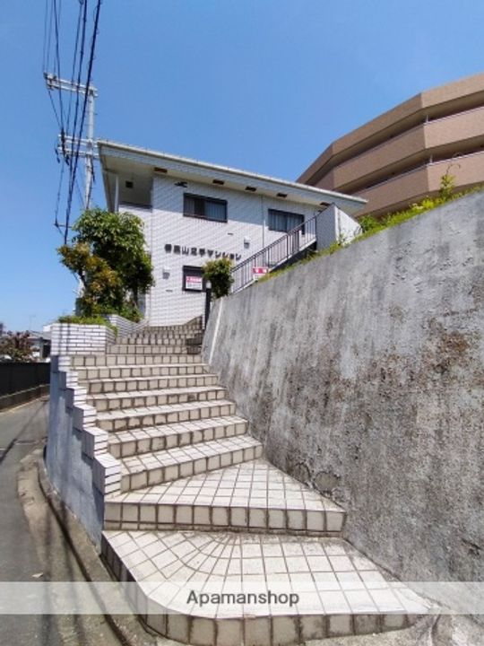 大阪府枚方市香里園山之手町の賃貸マンションの外観