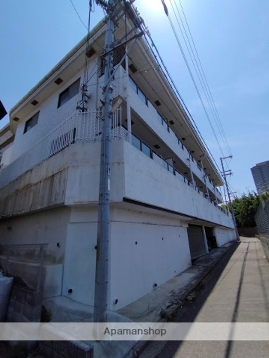 大阪府枚方市香里園山之手町の賃貸マンションの外観