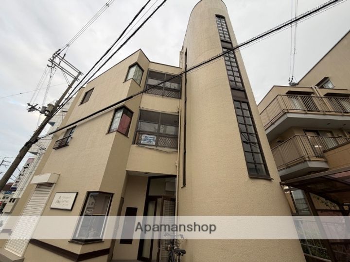 大阪府高槻市西真上1丁目の賃貸マンションの外観