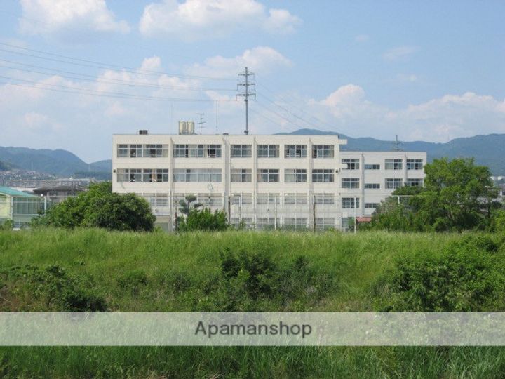 大阪府高槻市西真上1丁目の賃貸マンションの周辺