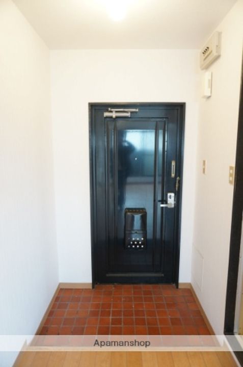 大阪府高槻市寿町1丁目の賃貸マンション303の玄関