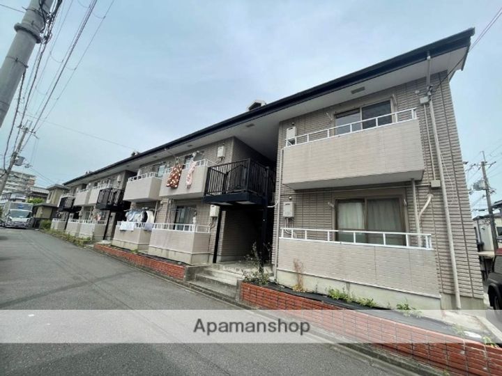 大阪府高槻市氷室町2丁目の賃貸マンションの外観