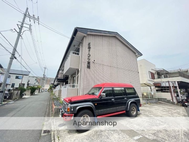 大阪府高槻市氷室町2丁目の賃貸マンションの外観