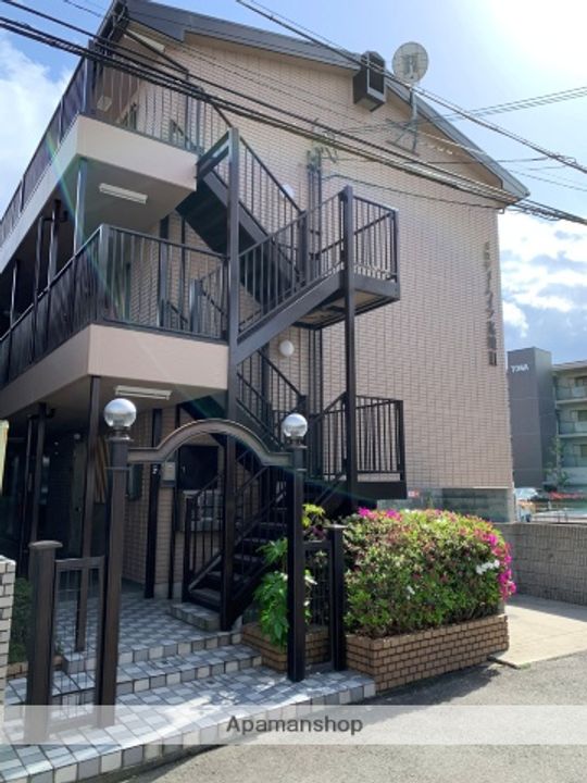 大阪府高槻市氷室町2丁目の賃貸マンション103の外観