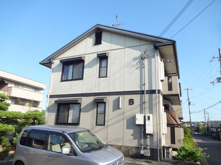 ベェルヴィジュール B棟の外観
