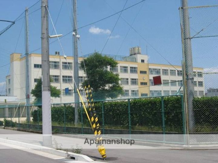 大阪府高槻市芝生町4丁目の賃貸マンション205の周辺