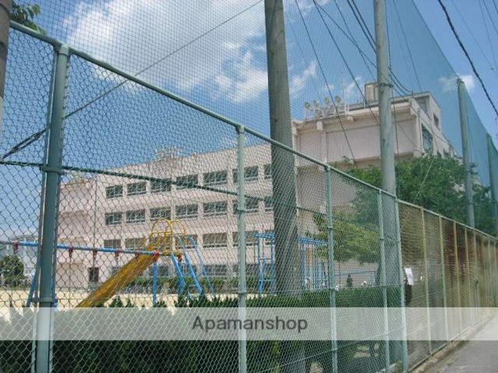 大阪府高槻市芝生町4丁目の賃貸マンション205の周辺