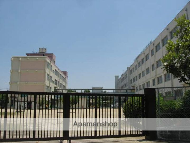 大阪府高槻市芝生町4丁目の賃貸マンション205の周辺