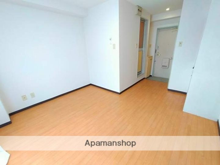 サンライズ枚方408の居間