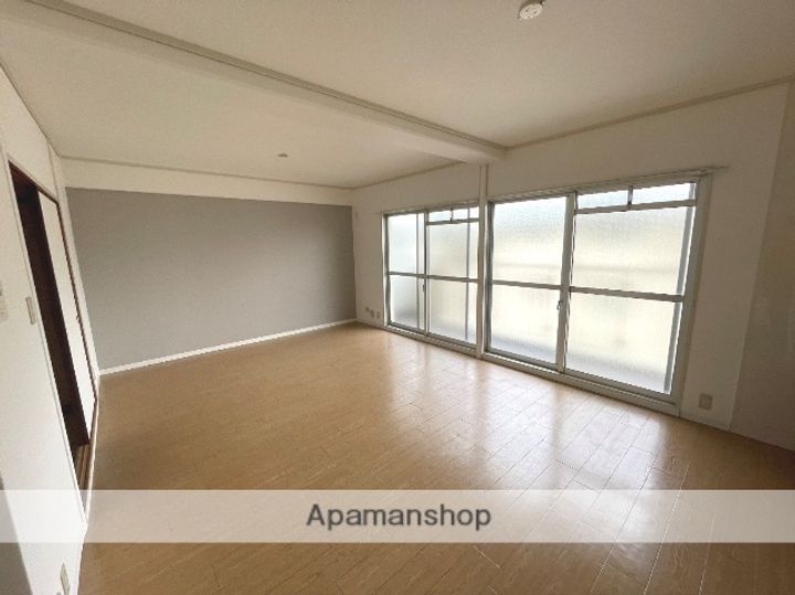 大阪府高槻市松川町の賃貸マンション403の居間