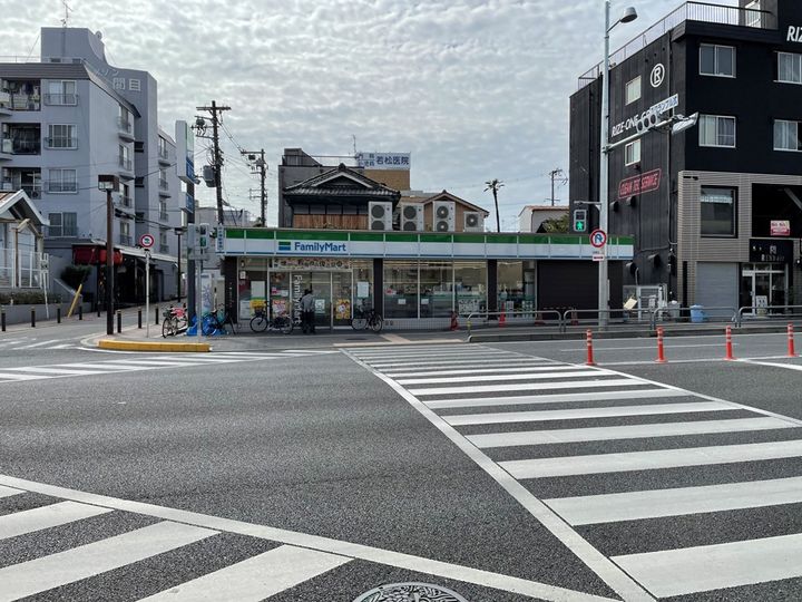 レオパレスアスターの周辺