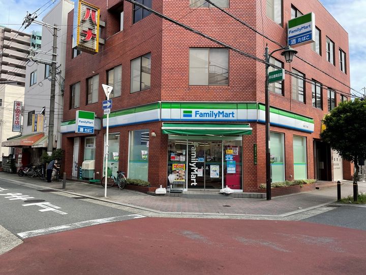 レオパレスアスターの周辺