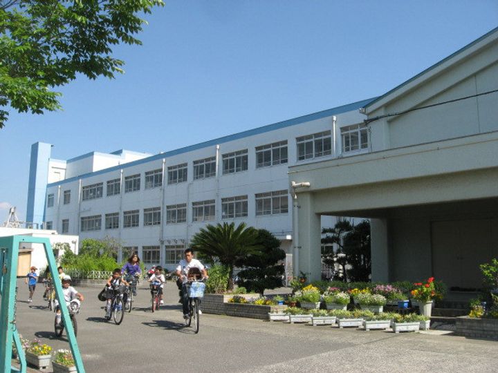 レオパレストルテューの周辺
