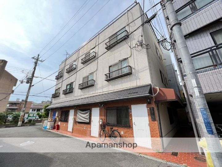 宝龍マンションの外観