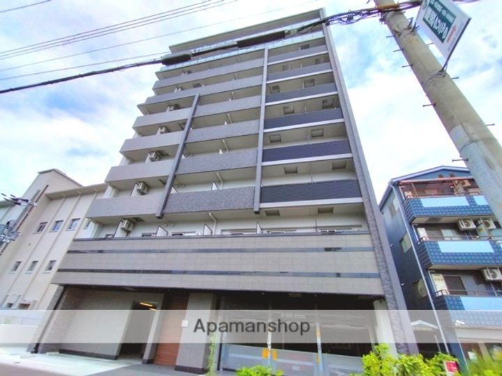 大阪府高槻市富田町1丁目の賃貸マンションの外観