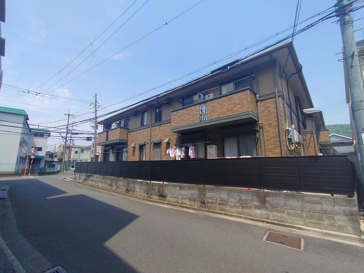 ガーデンビレッジ A棟の外観