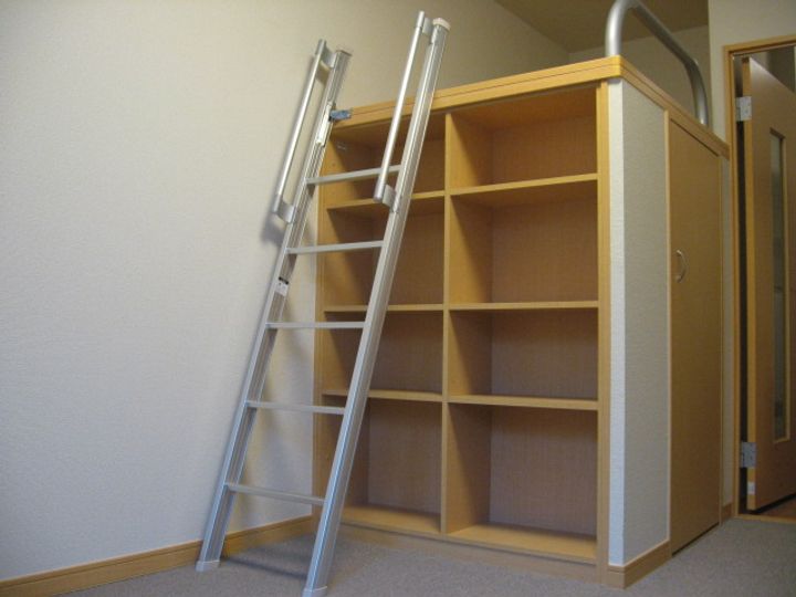 レオパレスセジュール高槻の居間