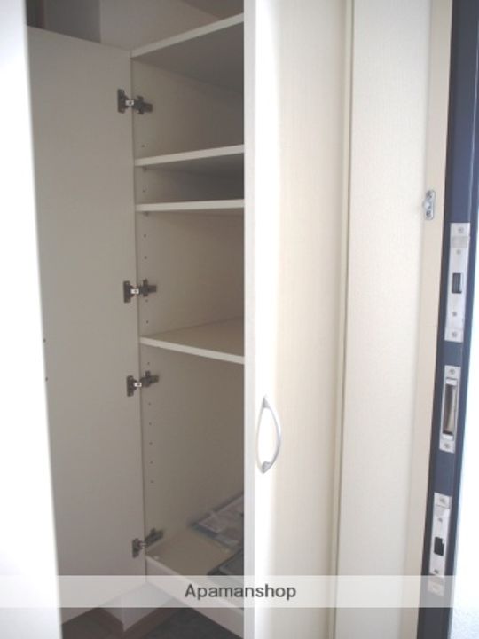 コスモ梅田WESTの玄関