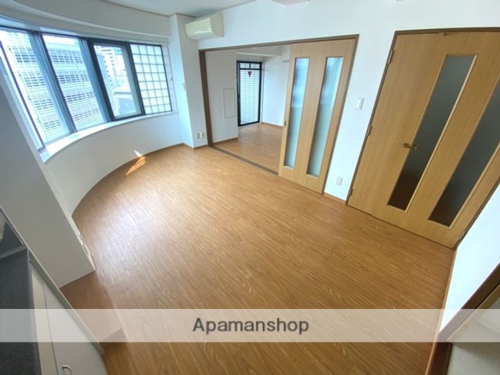 大阪府大阪市北区大淀南3丁目の賃貸マンションの内装