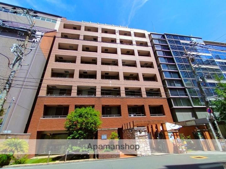 大阪府大阪市北区曾根崎新地2丁目の賃貸マンションの外観