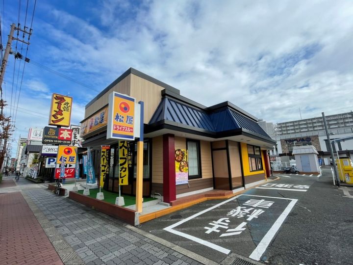 クレイノベルフルールの周辺