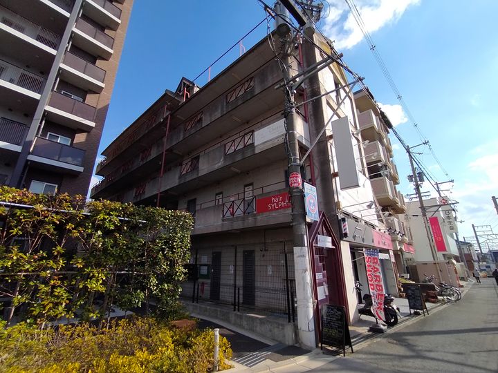 フロンティア四条畷駅前(旧ネオコーポ四条畷駅前)102の外観