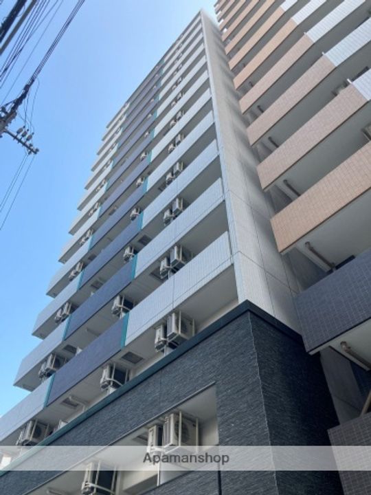 アドバンス西梅田ラシュレの外観