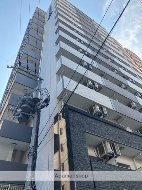 アドバンス西梅田ラシュレの外観