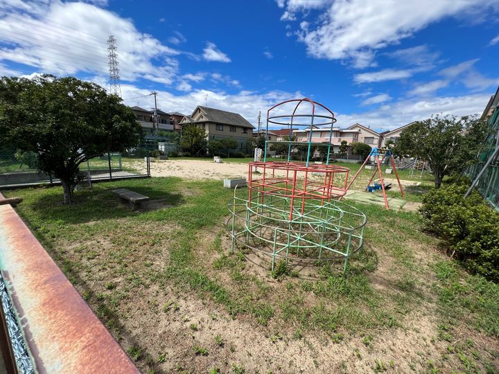 メゾン・ドゥ・ロンの周辺