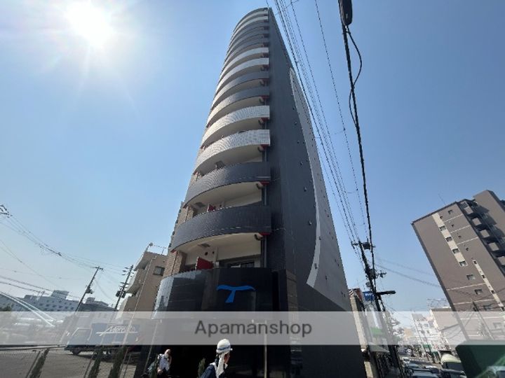 セレニテ福島アリアの外観