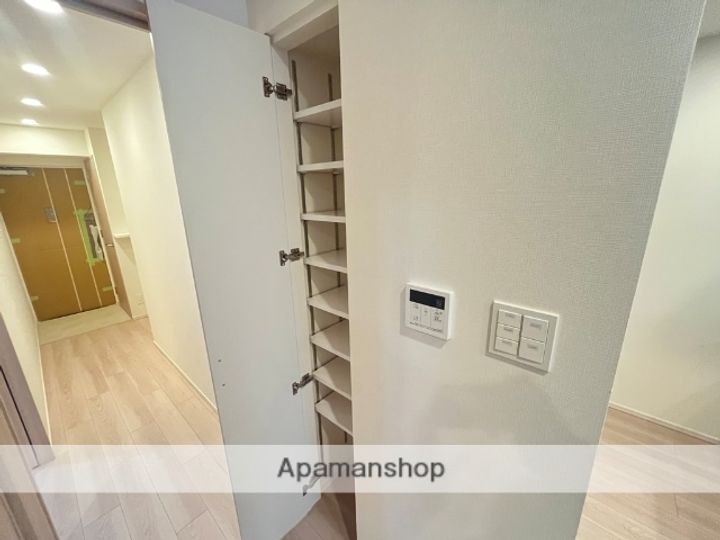 大阪府大阪市北区大淀中5丁目の賃貸マンションの内装