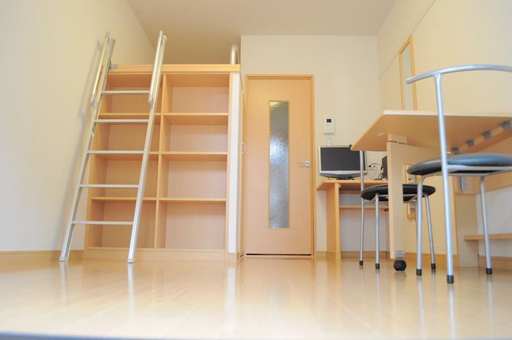 レオパレスレヴェルベールⅢ307の居間