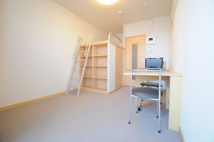 レオパレスフリージアの居間