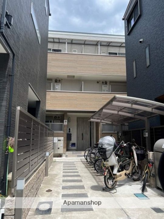 大阪府大阪市城東区東中浜8丁目の賃貸アパートの外観