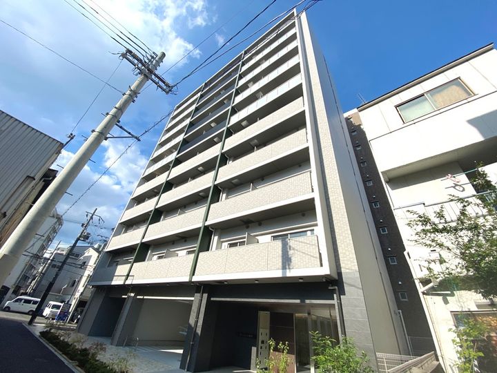 ALIVIS北梅田の外観