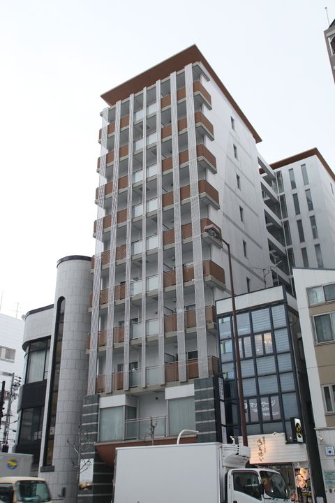 スペチアーレ402の外観