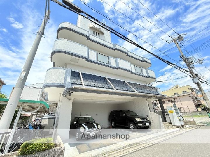 グランドファミリア高井田201の外観