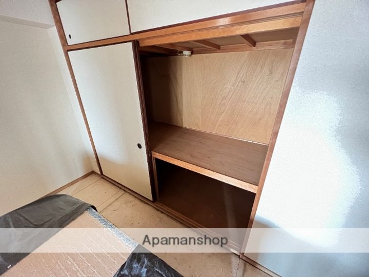 大阪府東大阪市御幸町の賃貸マンションの内装