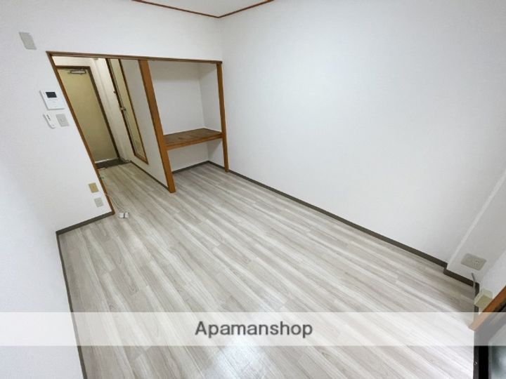 大阪府東大阪市上小阪4丁目の賃貸マンションの内装