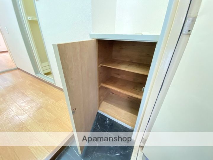 大阪府東大阪市小阪2丁目の賃貸マンションの内装