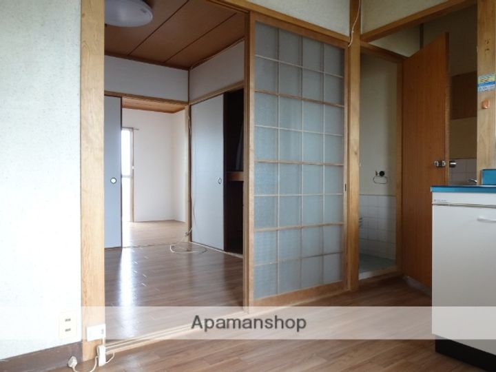 第三岩見ビルの居間
