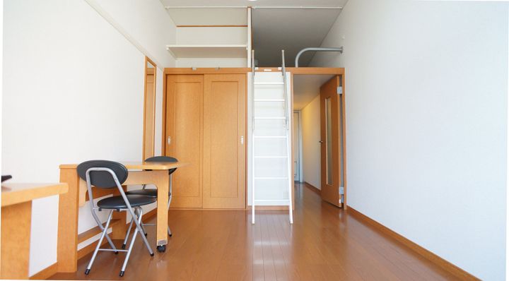 レオパレスSYOUの居間