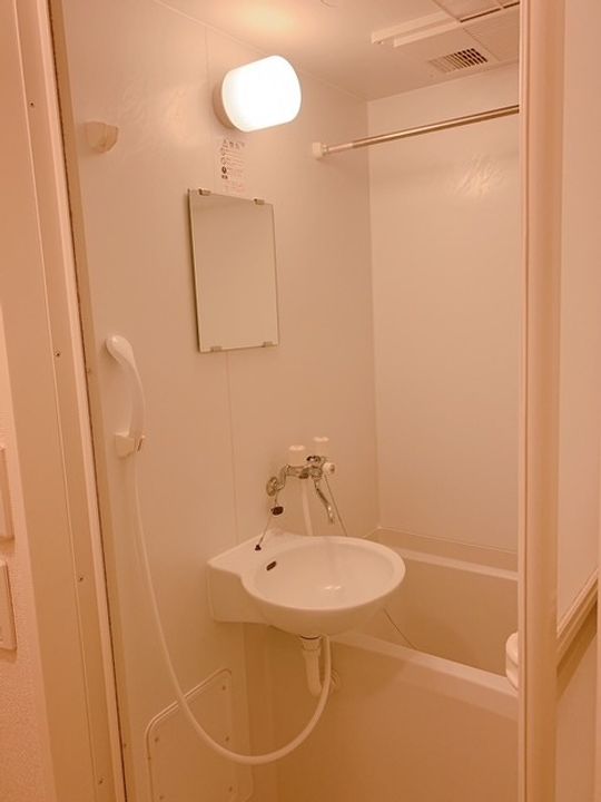 レオパレスブランシュヴァルⅢ107の風呂