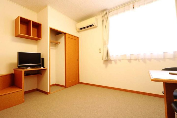 レオパレスレミネンスの居間