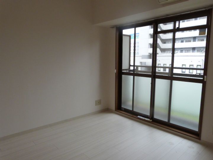 PS HIGASHI OSAKA(イマザキマンション)の居間