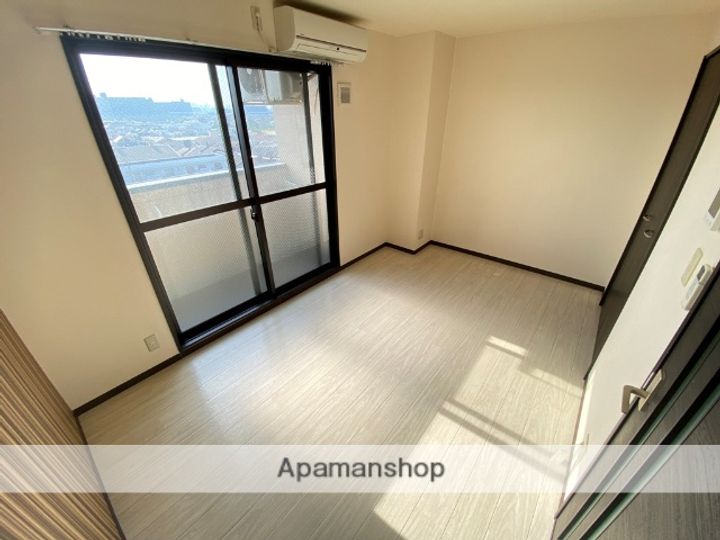 大阪府東大阪市岩田町4丁目の賃貸マンションの居間