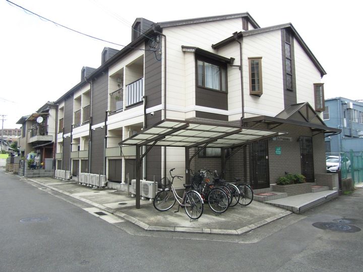 大阪府東大阪市大蓮東4丁目の賃貸アパートの外観