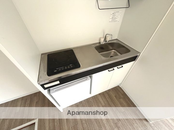 大阪府東大阪市小若江2丁目の賃貸アパートのキッチン