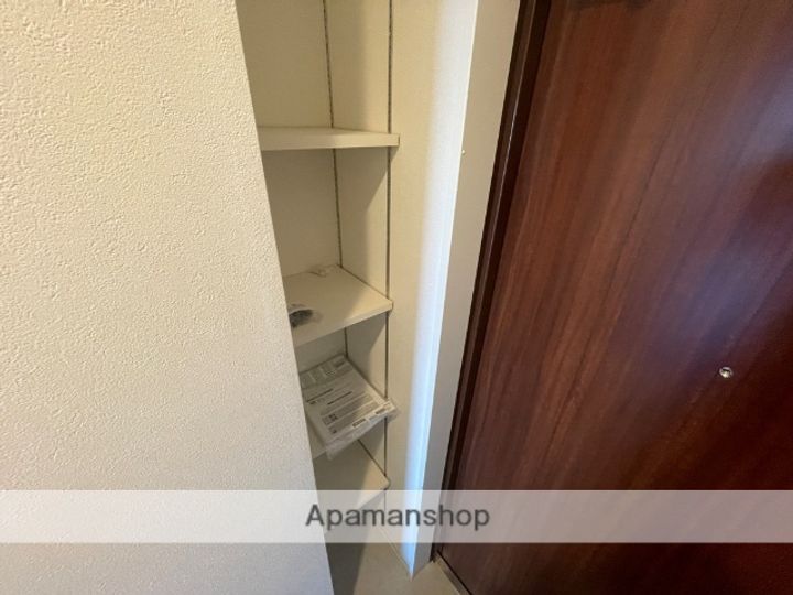 大阪府東大阪市上小阪2丁目の賃貸マンションの内装
